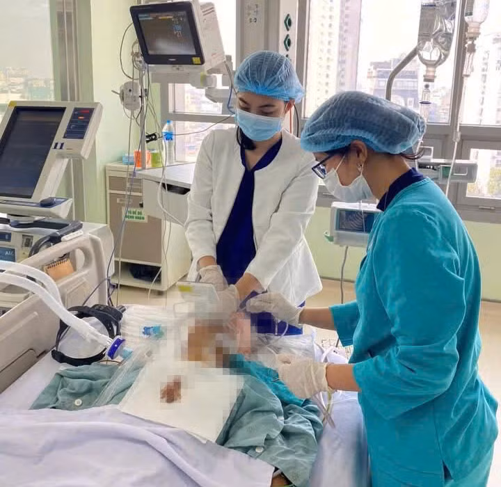 Cụ ông ngừng tim phổi do dị vật đường thở được nội soi cấp cứu- Ảnh BVCC