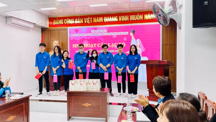 Sinh hoạt CLB “Thanh niên không nên kết hôn muộn và không nên sinh con muộn” tại quận Ba Đình, Hà Nội