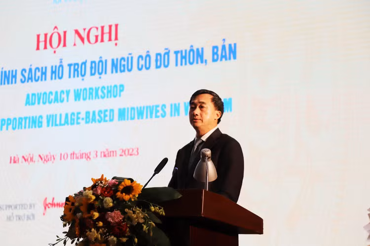 Thứ trưởng Trần Văn Thuấn phát biểu tại Hội nghị Thứ trưởng Trần Văn Thuấn phát biểu tại Hội nghị