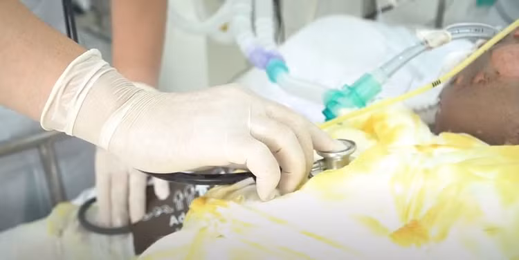 Câu cá ở gần đường dây điện, 3 người bị bỏng nặng toàn thân Câu cá ở gần đường dây điện, 3 người bị bỏng nặng toàn thân
