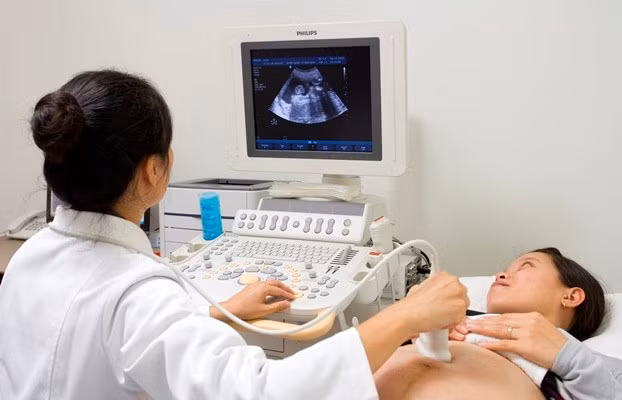Chẩn đoán sớm sẽ giúp xử lý kịp thời rau bong non - Ảnh minh họa