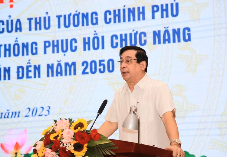 PGS.TS Lương Ngọc Khuê phát biểu tại Hội Nghị PGS.TS Lương Ngọc Khuê phát biểu tại Hội Nghị