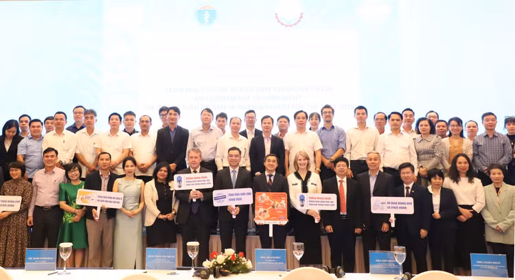 Các đại biểu tham gia hội nghị