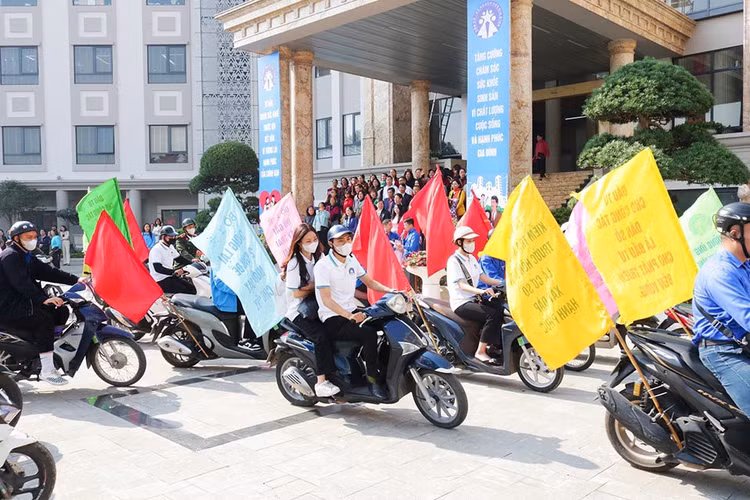 Quận Tây Hồ tổ chức diễu hành nhân tháng hành động quốc gia dân số năm 2023 với chủ đề "tham gia tư vấn & khám sức khỏe trước khi kết hôn vì hạnh phúc gia đình, vì tương lai đất nước" Quận Tây Hồ tổ chức diễu hành nhân tháng hành động quốc gia dân số năm 2023 với chủ đề "tham gia tư vấn & khám sức khỏe trước khi kết hôn vì hạnh phúc gia đình, vì tương lai đất nước"