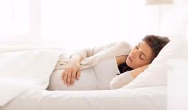 Tư thế ngủ tốt trong suốt thai kỳ ảnh 1