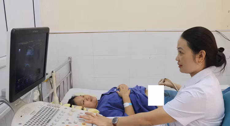 Khám thai không chỉ siêu âm mà cần khám theo chỉ định của bác sĩ - Ảnh BVCC