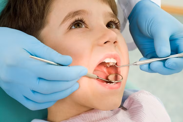 Răng sâu đem đến rất nhiều phiền toái, khiến người bệnh ăn không ngon, đau đớn kéo dài và ảnh hưởng đến chất lượng cuộc sống.