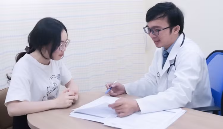 Tư vấn cho bệnh nhân hạ canxi máu tại Bệnh viện Đa khoa Tâm Anh TP HCM.