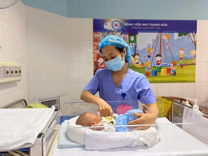 Chăm sóc cho trẻ sau phẫu thuật - Ảnh: BVCC