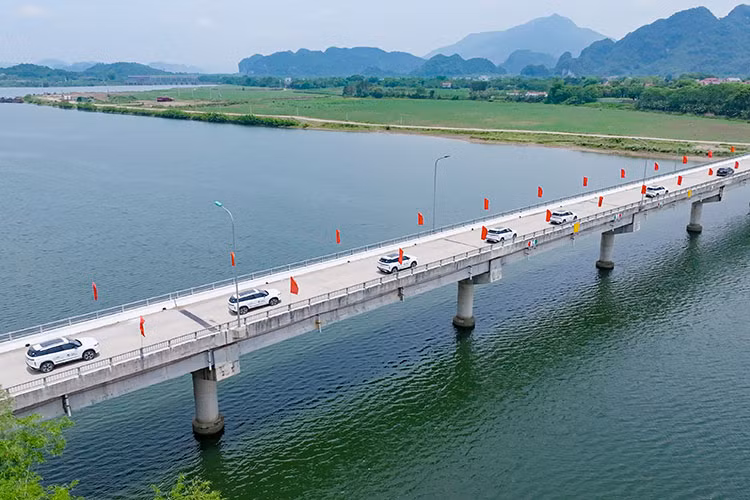 Không chỉ dừng ở lý thuyết, công nghệ Super Hybrid System (SHS) được kiểm chứng thực tế trong hành trình Super Hybrid Marathon Việt Nam do Omoda & Jaecoo tổ chức. Không chỉ dừng ở lý thuyết, công nghệ Super Hybrid System (SHS) được kiểm chứng thực tế trong hành trình Super Hybrid Marathon Việt Nam do Omoda & Jaecoo tổ chức.