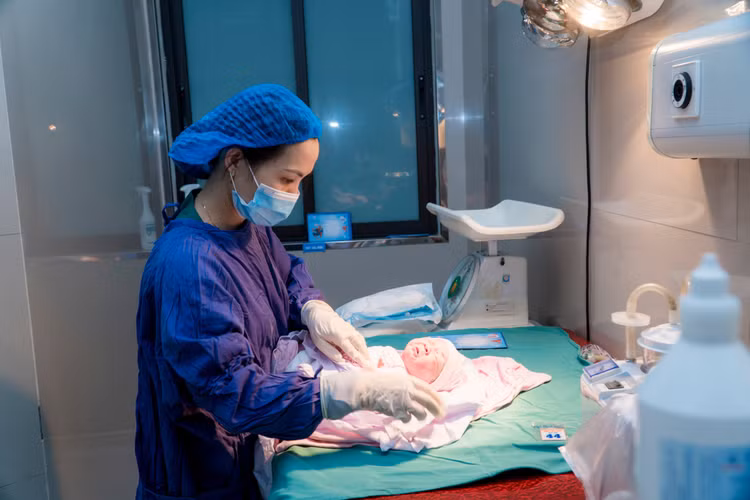 Em bé đã ra đời thành công - Ảnh BVCC Em bé đã ra đời thành công - Ảnh BVCC