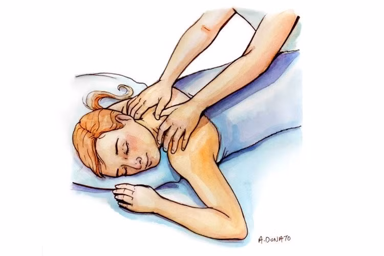 Xoa bóp tinh dầu hỗ trợ trị liệu - Ảnh BSCC Xoa bóp tinh dầu hỗ trợ trị liệu - Ảnh BSCC